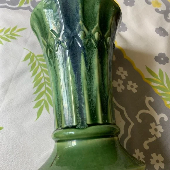 McCoy flower vase - Picture 8 of 10